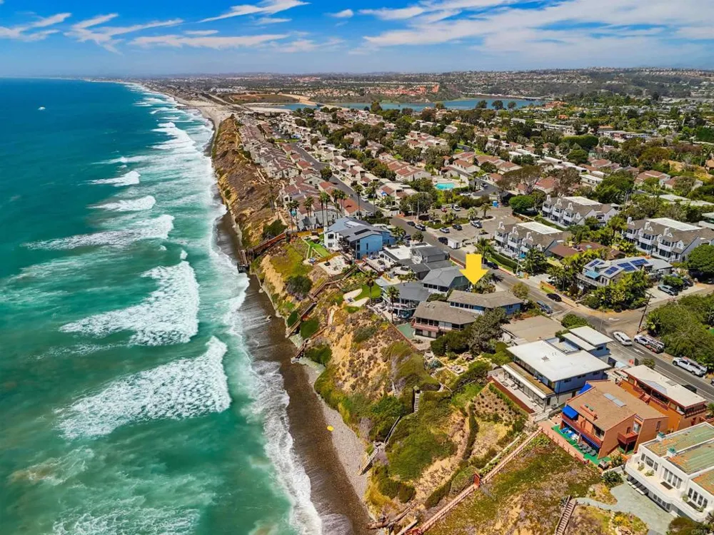 1660 Neptune Avenue Encinitas, CA 92024