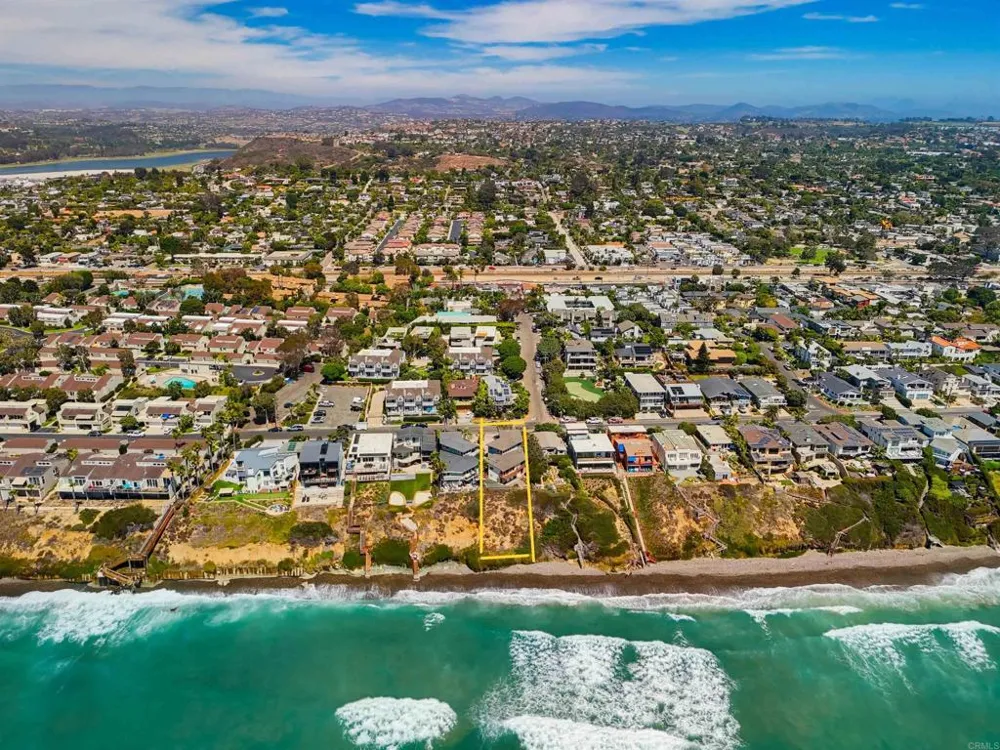 1660 Neptune Avenue Encinitas, CA 92024