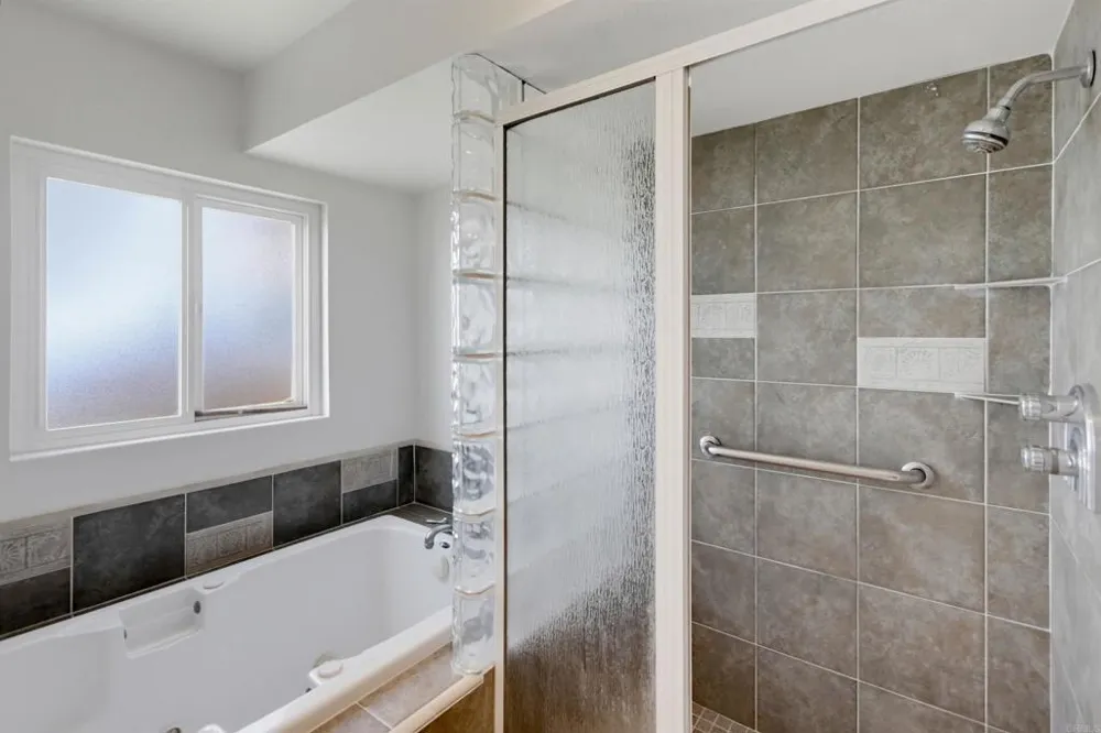 1660 Neptune Avenue Encinitas, CA 92024