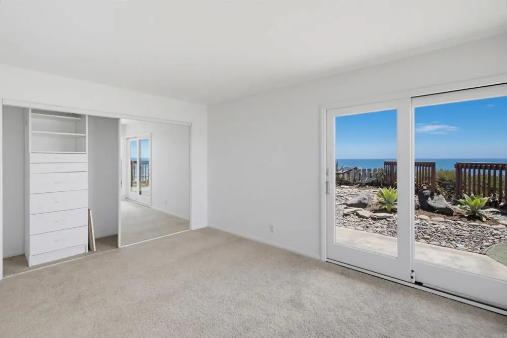 1660 Neptune Avenue Encinitas, CA 92024