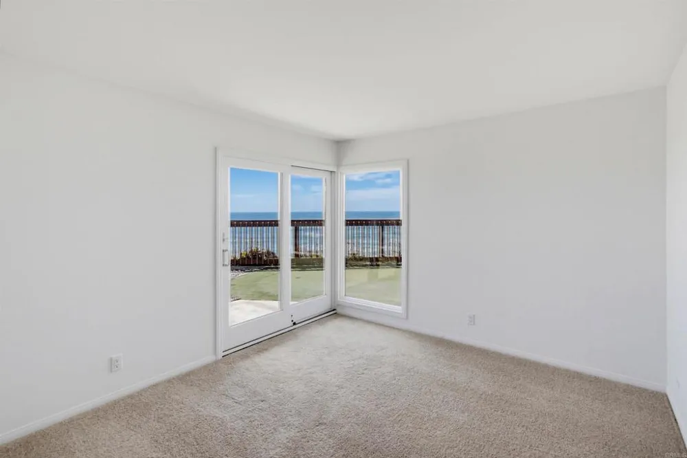 1660 Neptune Avenue Encinitas, CA 92024