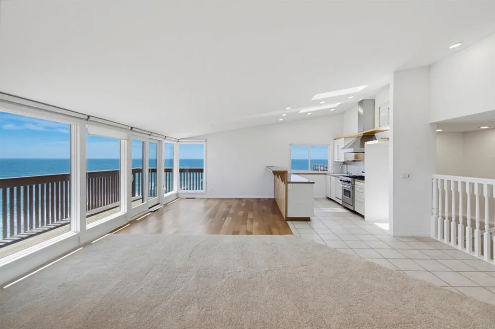 1660 Neptune Avenue Encinitas, CA 92024