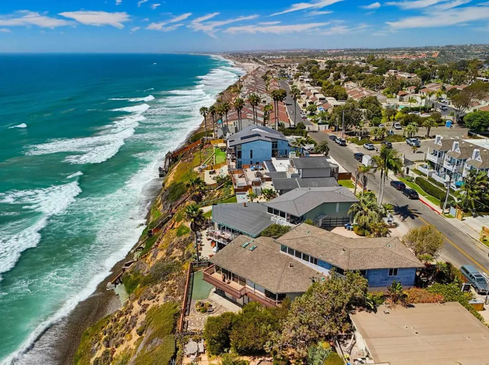 1660 Neptune Avenue Encinitas, CA 92024