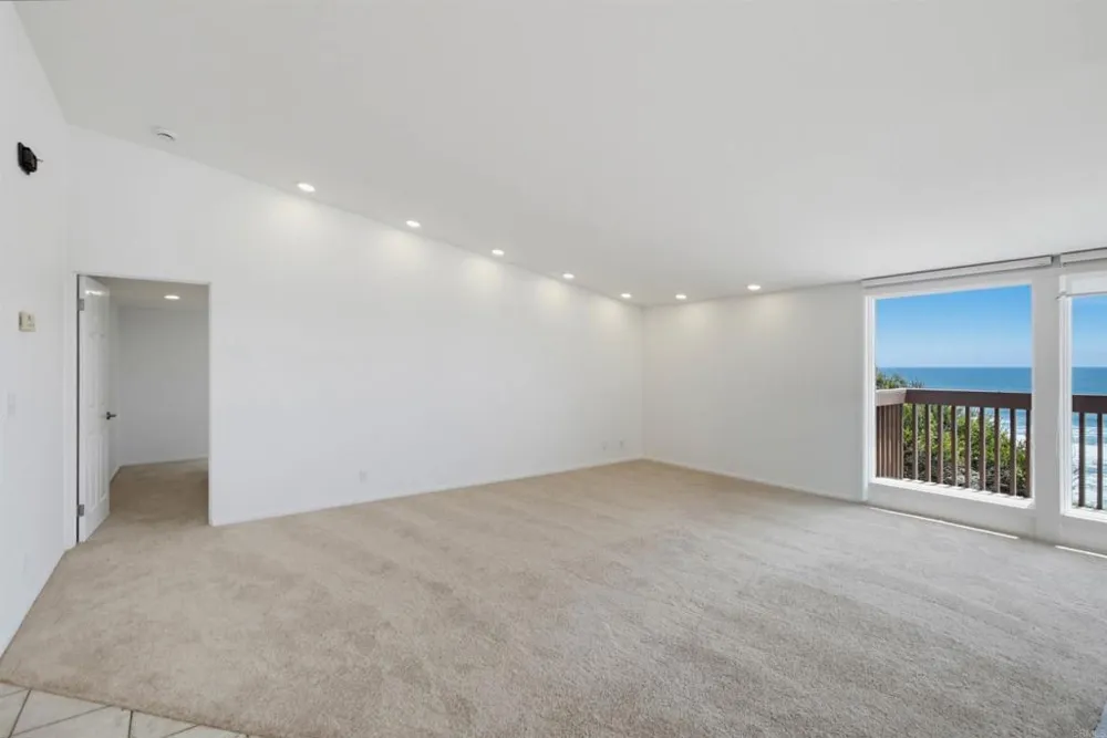 1660 Neptune Avenue Encinitas, CA 92024