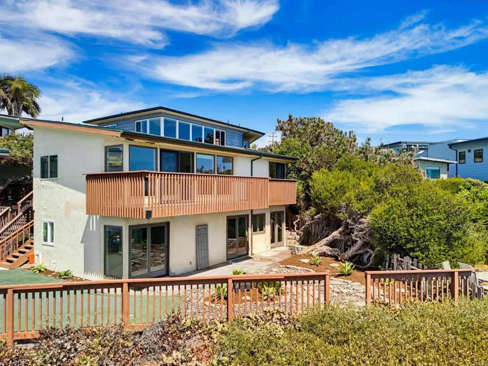 1660 Neptune Avenue Encinitas, CA 92024