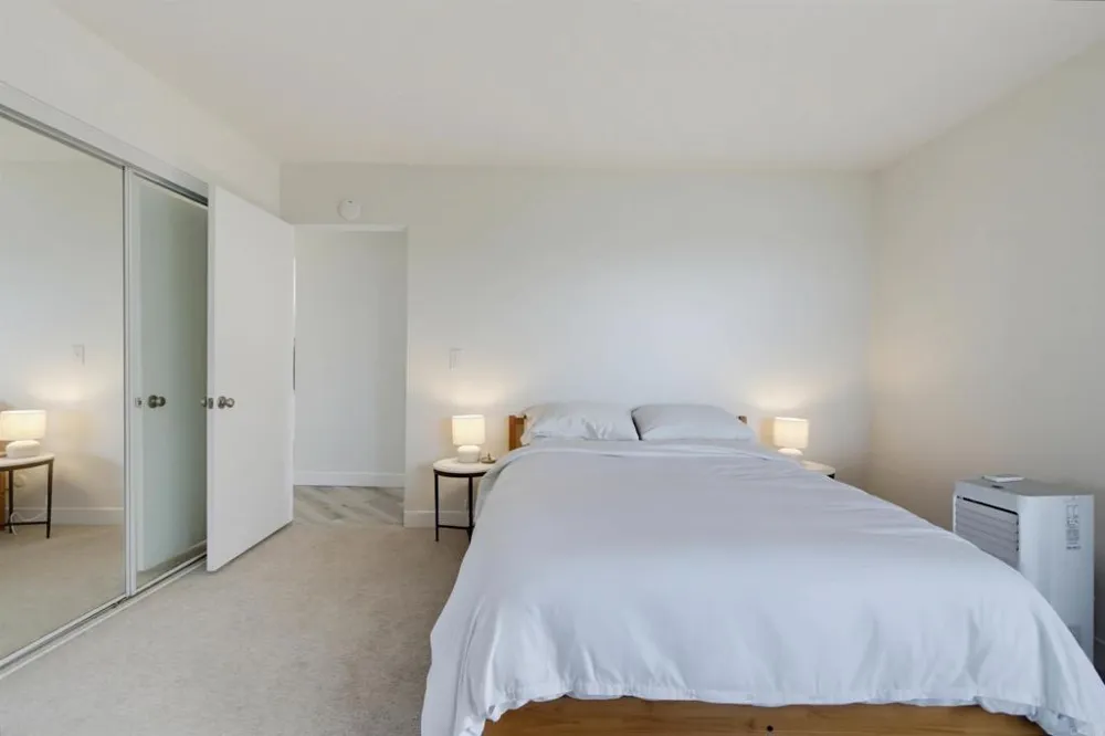 1660 Neptune Avenue Encinitas, CA 92024