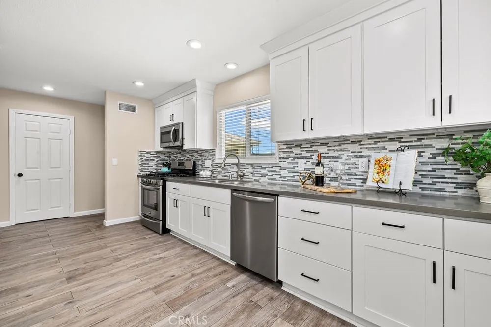 8181 Holland Drive Huntington Beach, CA 92647