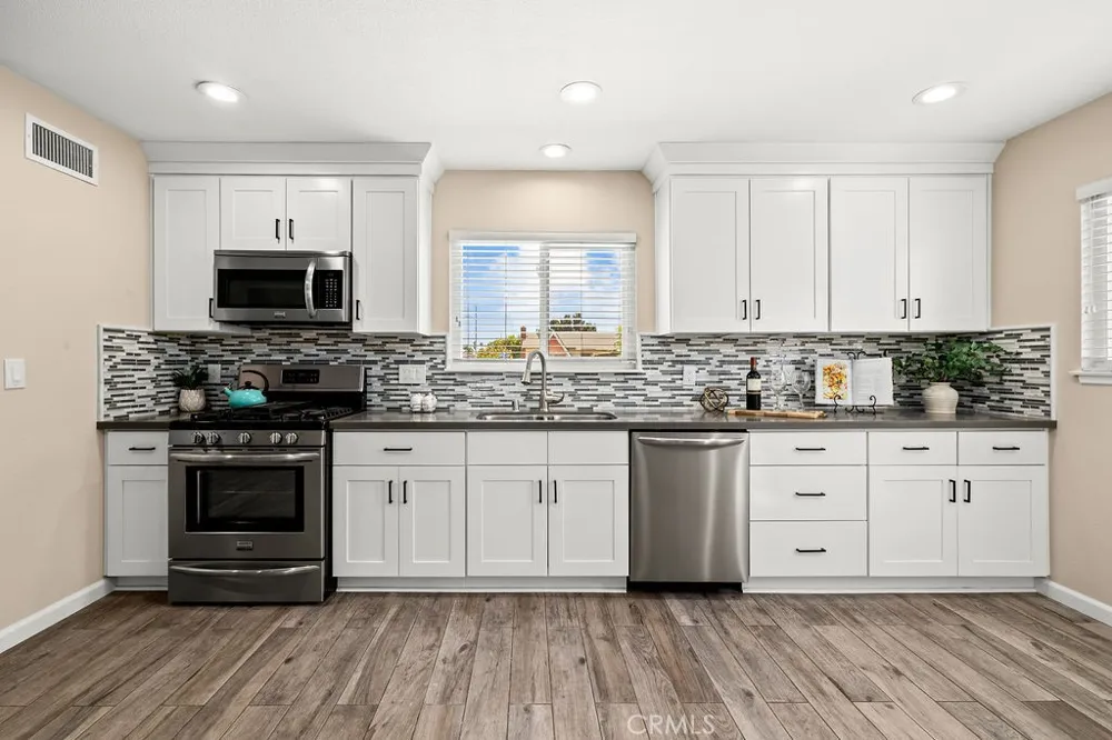 8181 Holland Drive Huntington Beach, CA 92647