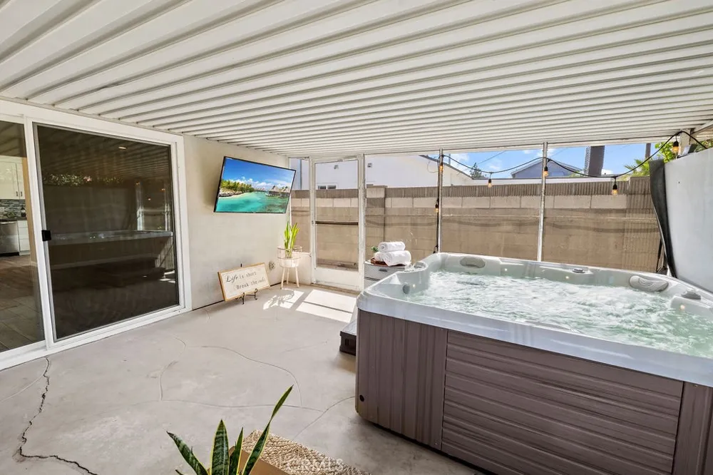8181 Holland Drive Huntington Beach, CA 92647