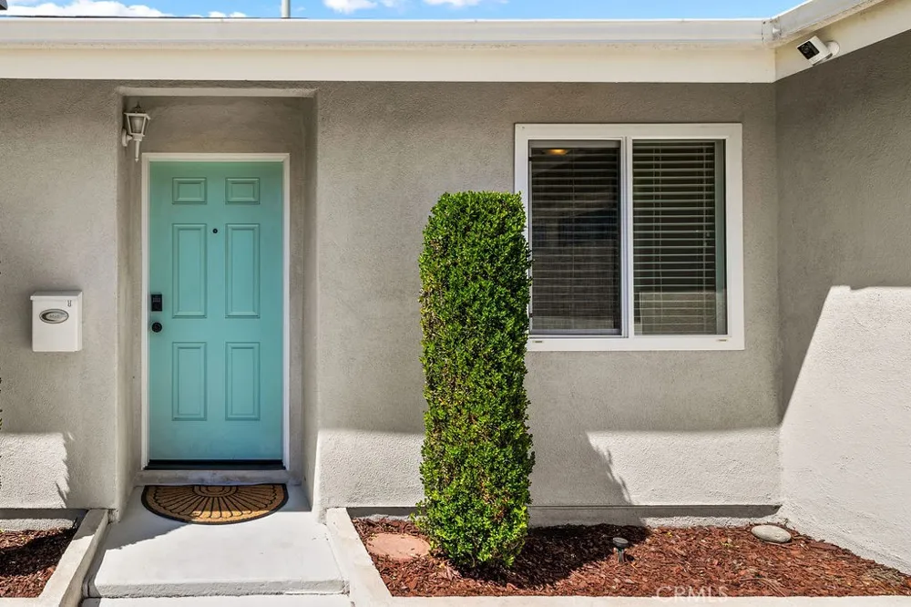 8181 Holland Drive Huntington Beach, CA 92647