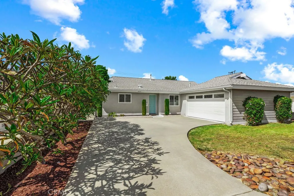 8181 Holland Drive Huntington Beach, CA 92647