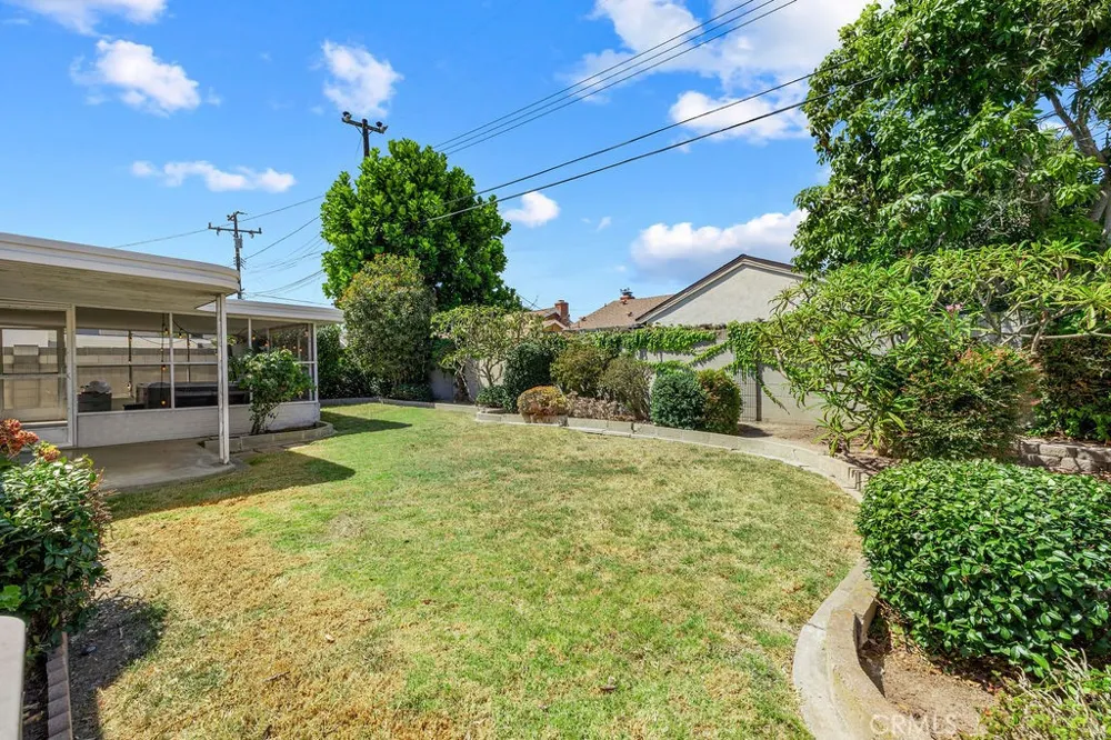 8181 Holland Drive Huntington Beach, CA 92647