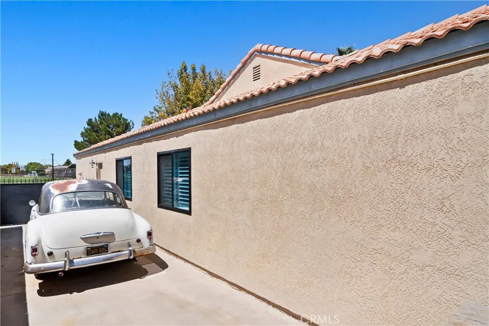 44236 27th W Lancaster, CA 93536