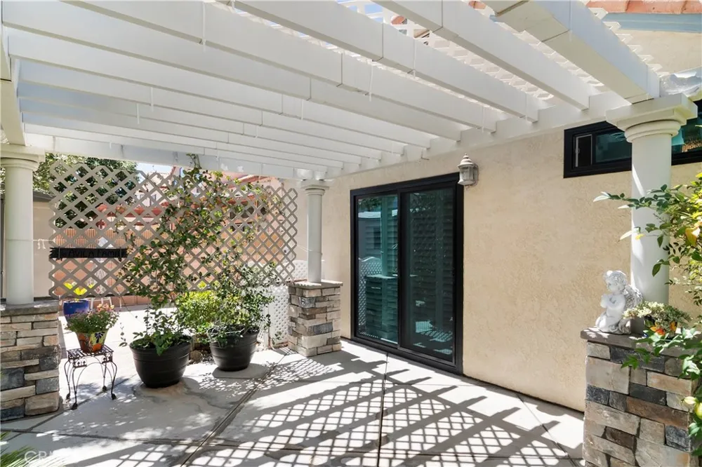 44236 27th W Lancaster, CA 93536