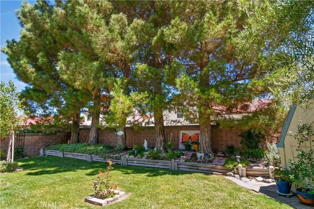 44236 27th W Lancaster, CA 93536