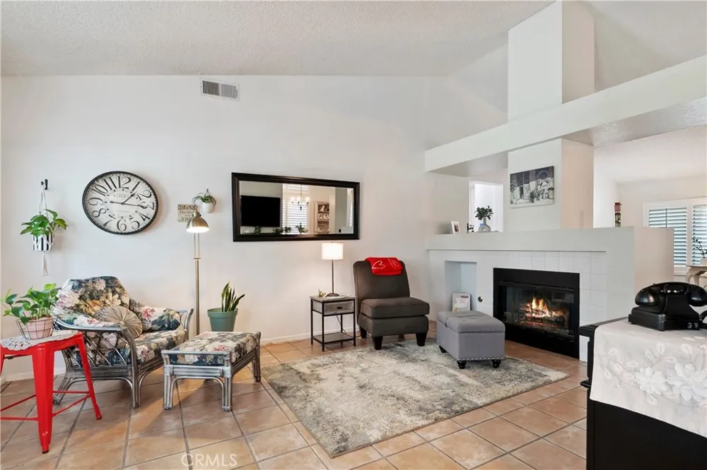 44236 27th W Lancaster, CA 93536