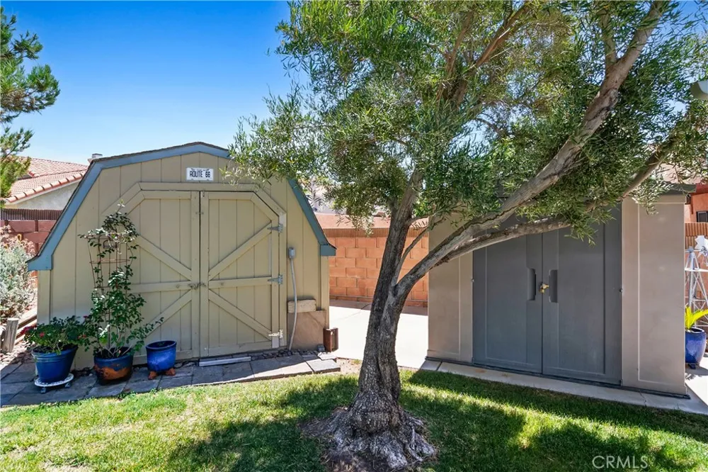 44236 27th W Lancaster, CA 93536