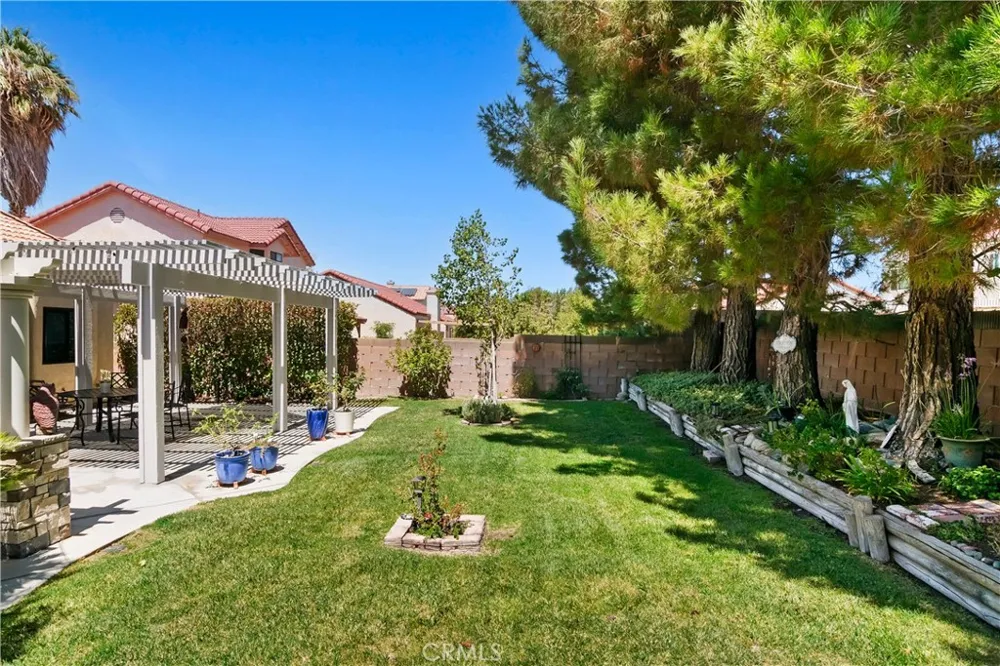 44236 27th W Lancaster, CA 93536