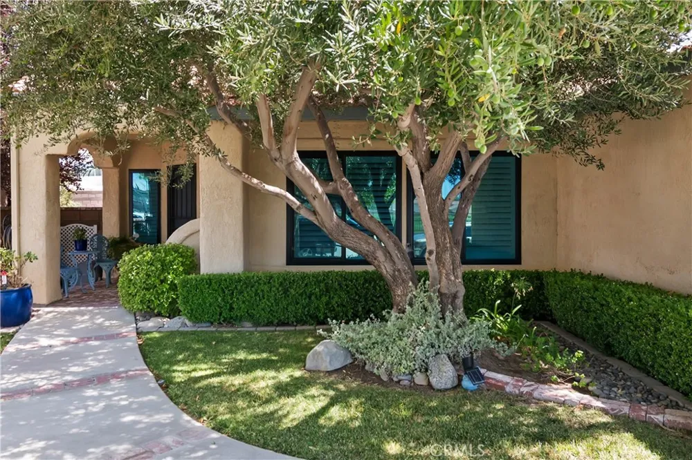 44236 27th W Lancaster, CA 93536