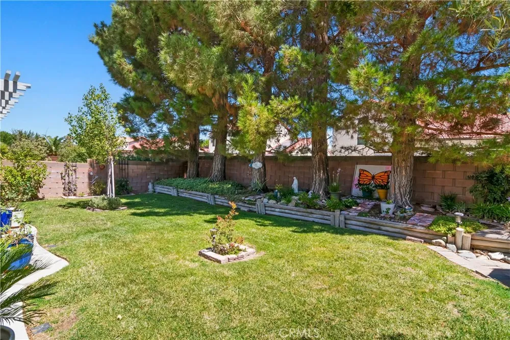 44236 27th W Lancaster, CA 93536