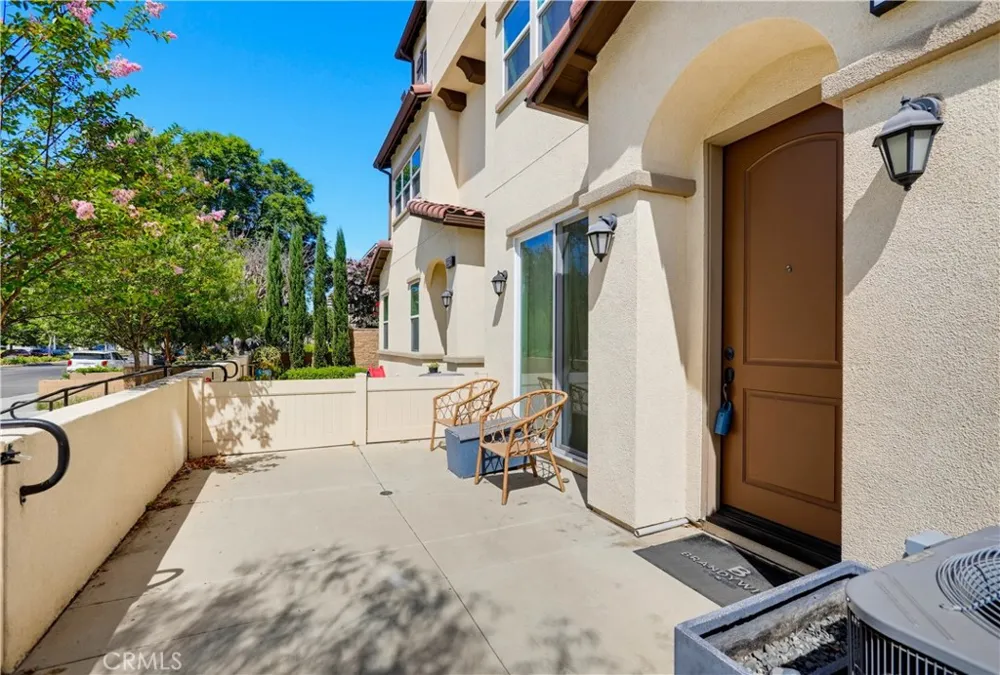3320 W Mirano Anaheim, CA 92801