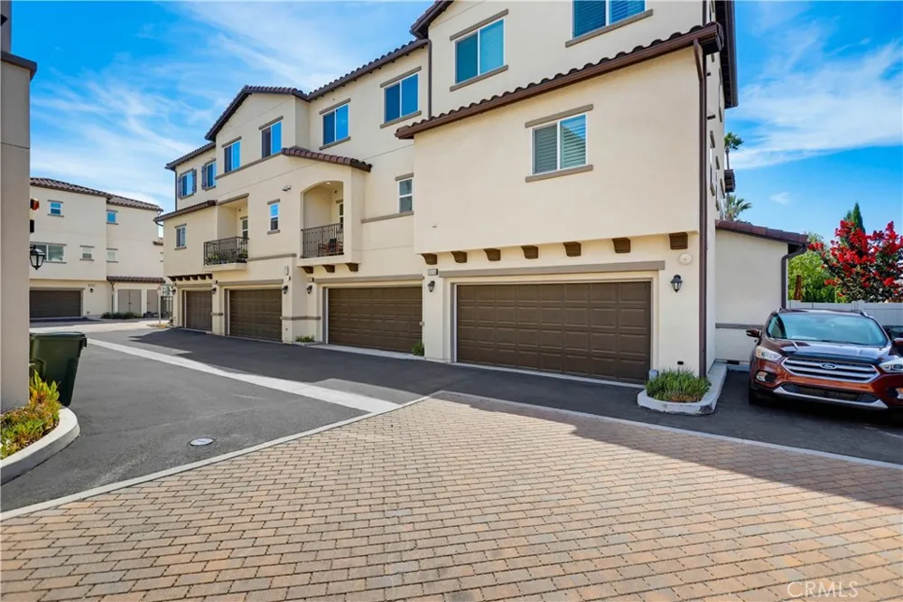 3320 W Mirano Anaheim, CA 92801