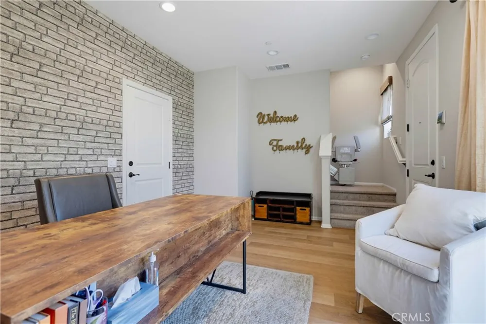 3320 W Mirano Anaheim, CA 92801