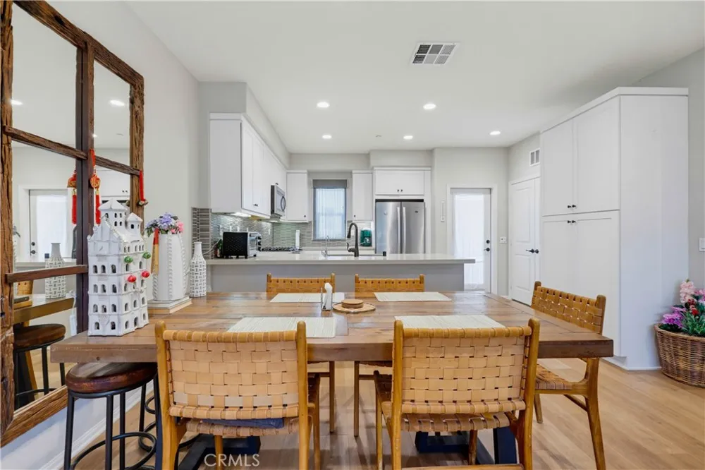 3320 W Mirano Anaheim, CA 92801