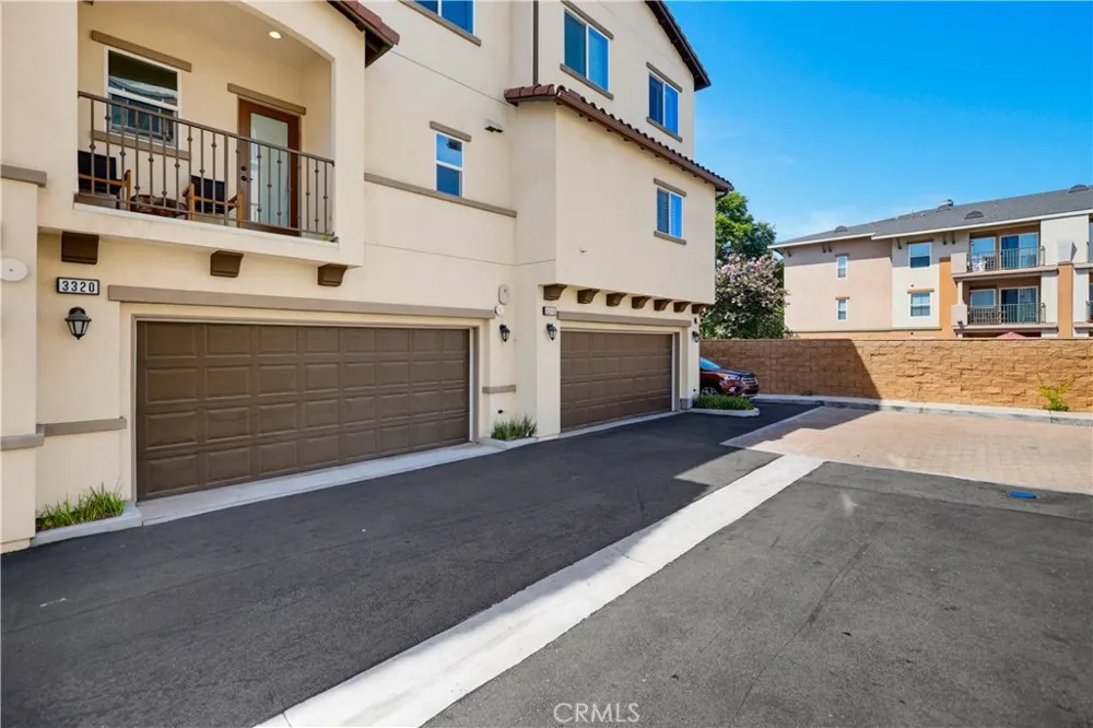 3320 W Mirano Anaheim, CA 92801