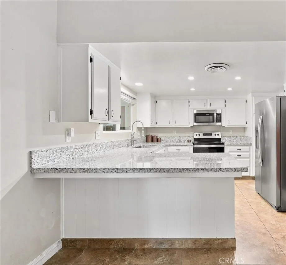 308 Swan Court Bakersfield, CA 93309