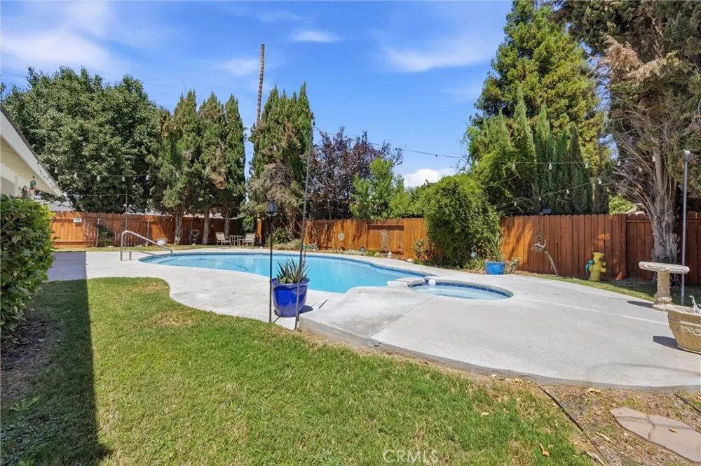 308 Swan Court Bakersfield, CA 93309