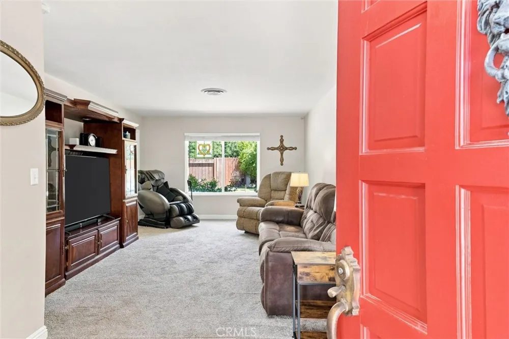 308 Swan Court Bakersfield, CA 93309
