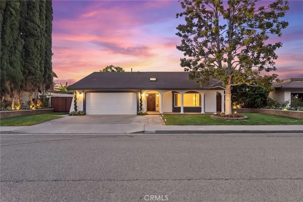 1111 W La Entrada Anaheim, CA 92801