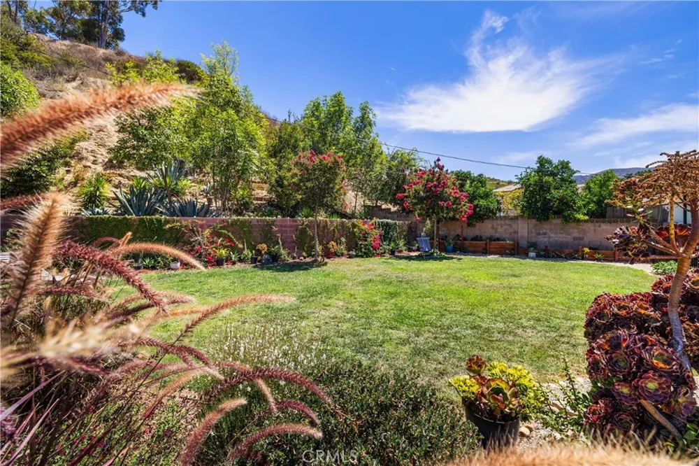 622 Comet Avenue Simi Valley, CA 93065