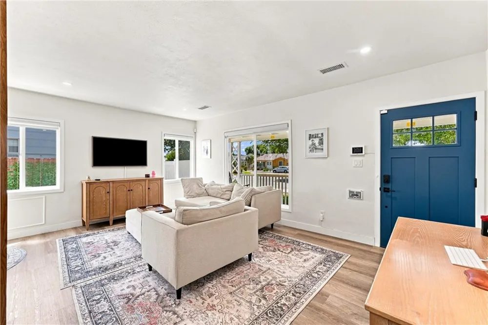 2870 Daisy Long Beach, CA 90806