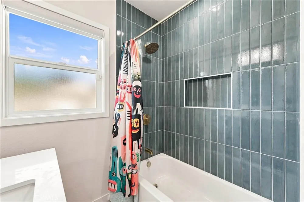 2870 Daisy Long Beach, CA 90806
