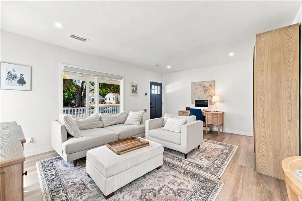 2870 Daisy Long Beach, CA 90806