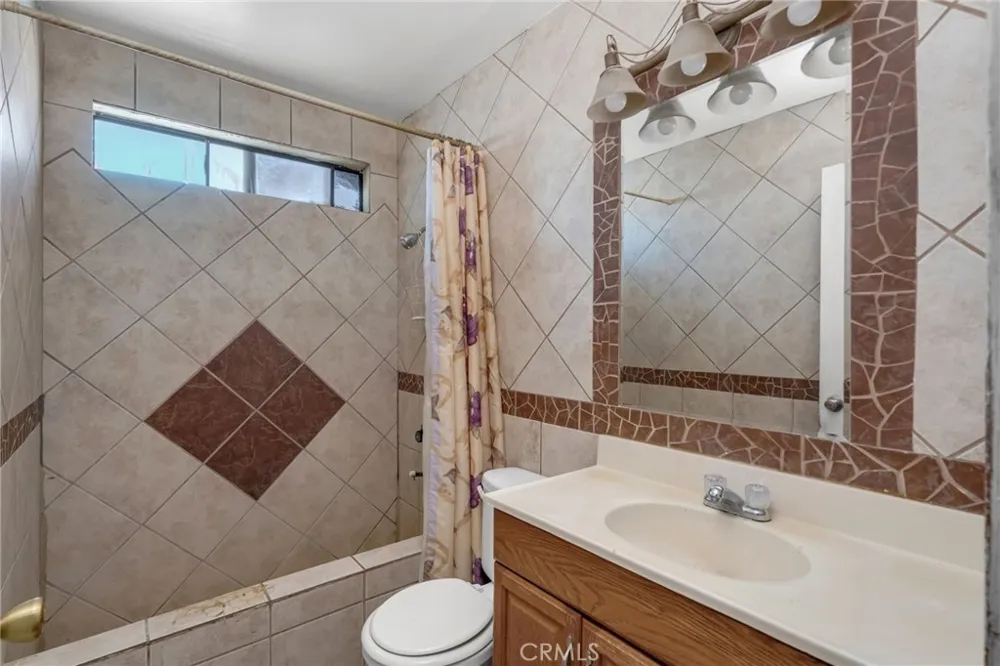 1918 W Quartermaster Colton, CA 92324