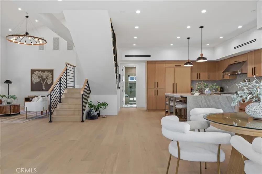 21811 San Jose Street Chatsworth, CA 91311