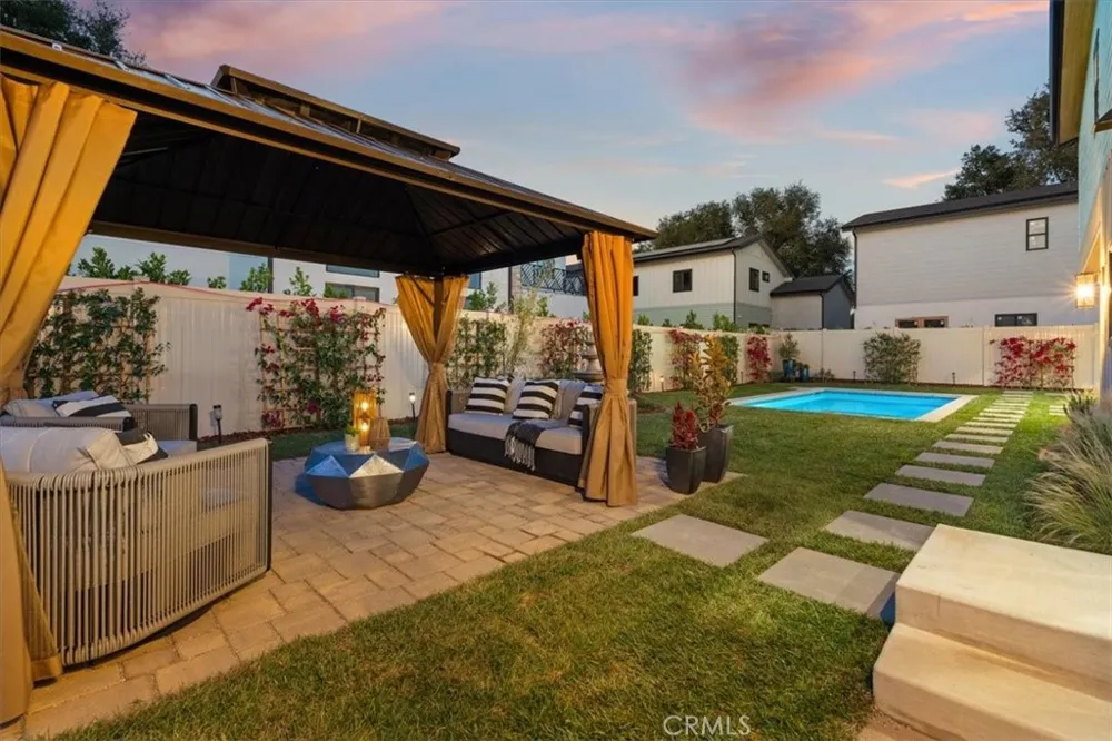 21811 San Jose Street Chatsworth, CA 91311