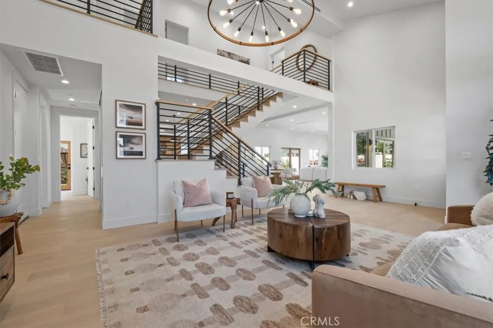 21811 San Jose Street Chatsworth, CA 91311