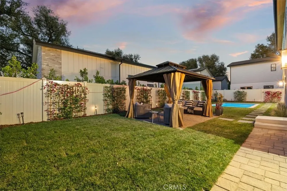 21811 San Jose Street Chatsworth, CA 91311
