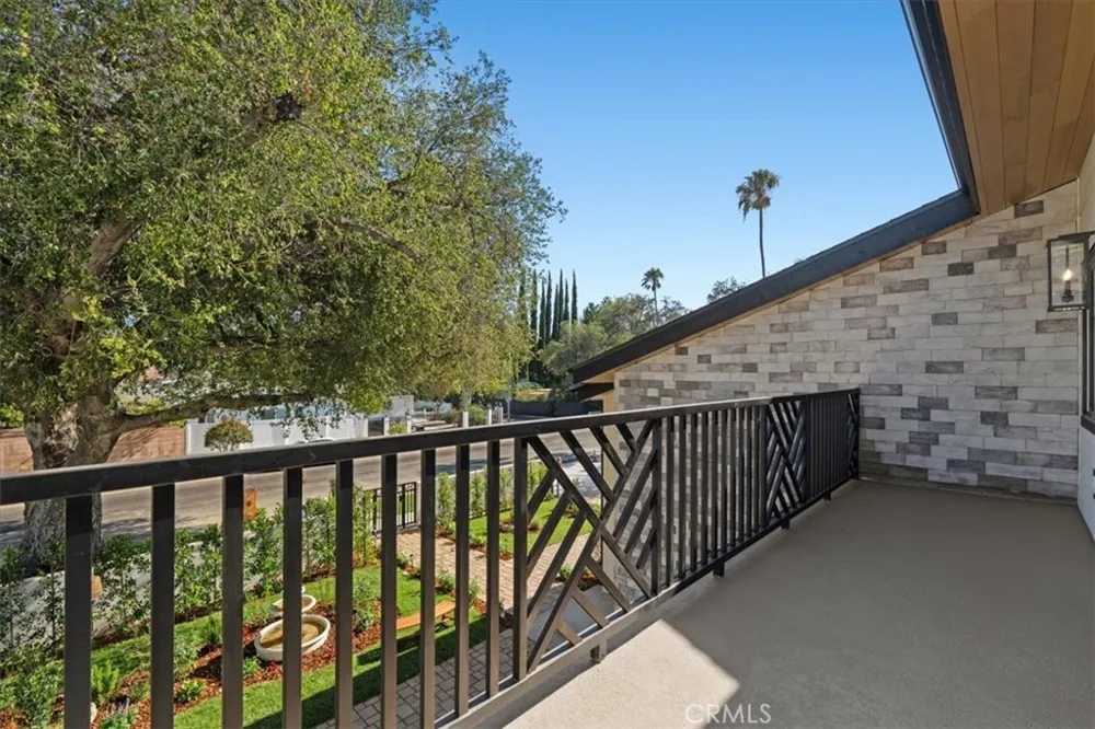21811 San Jose Street Chatsworth, CA 91311