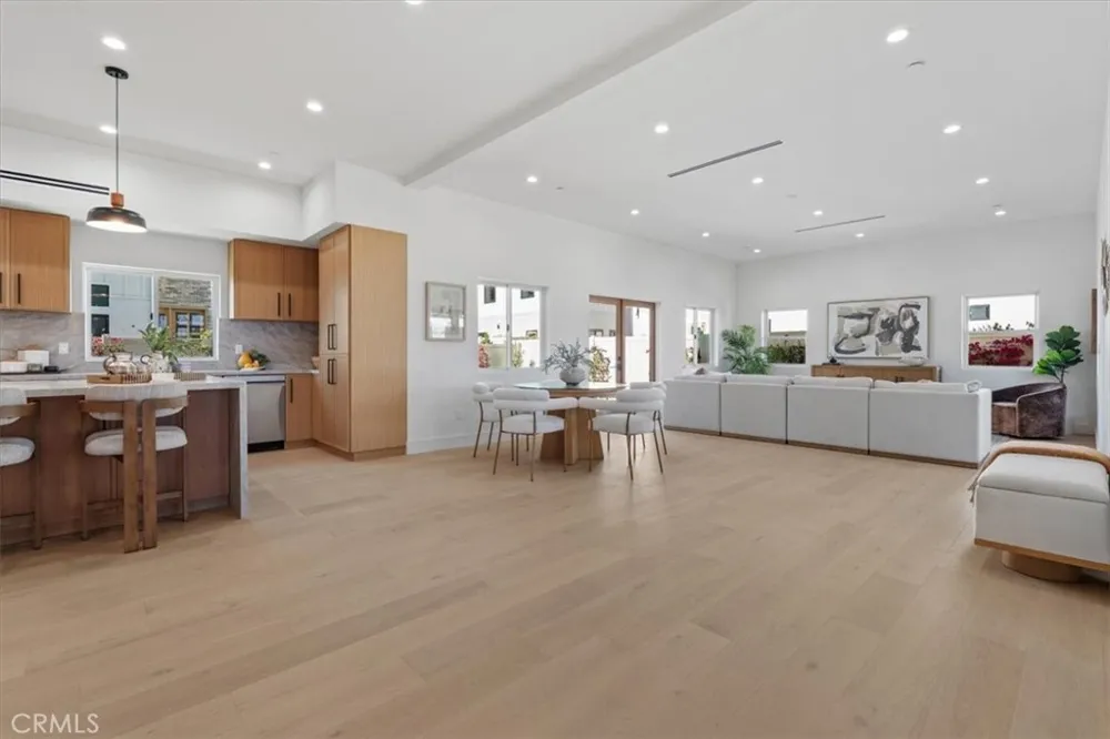 21811 San Jose Street Chatsworth, CA 91311