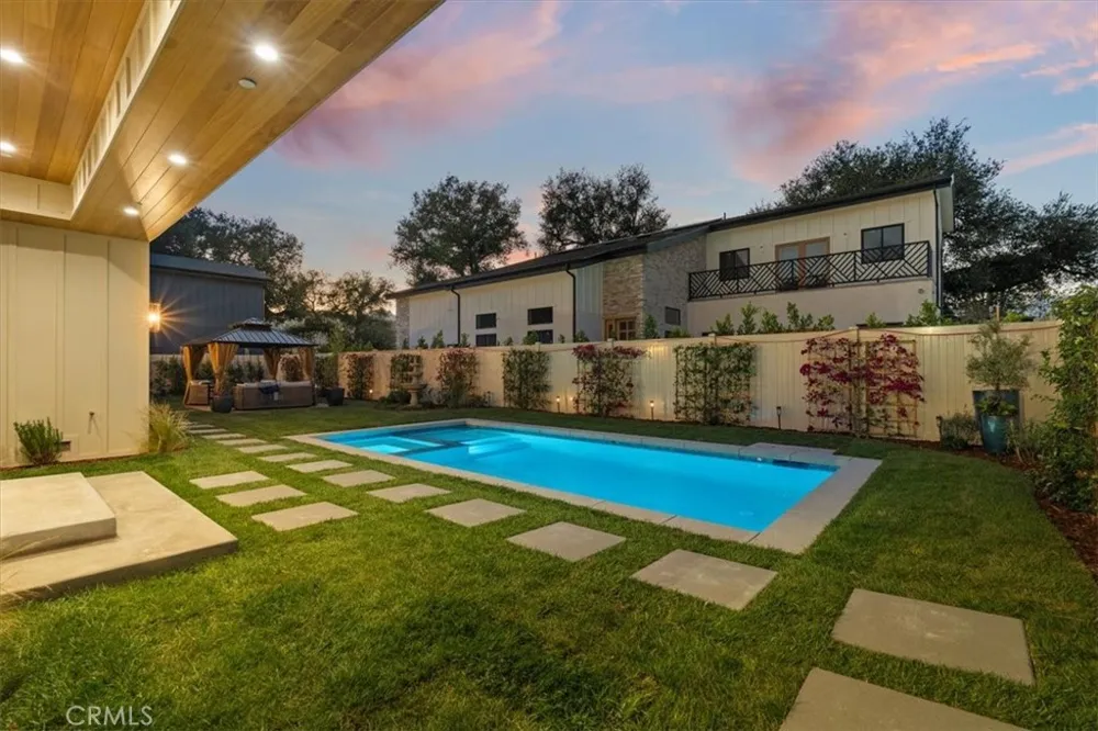 21811 San Jose Street Chatsworth, CA 91311