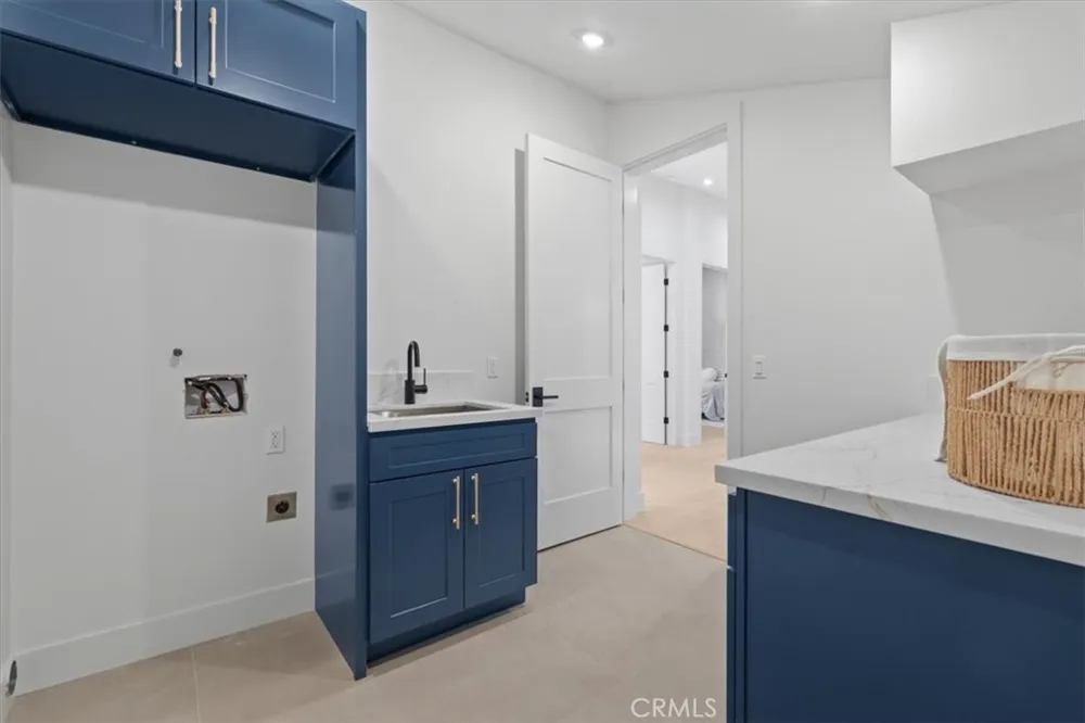 21811 San Jose Street Chatsworth, CA 91311