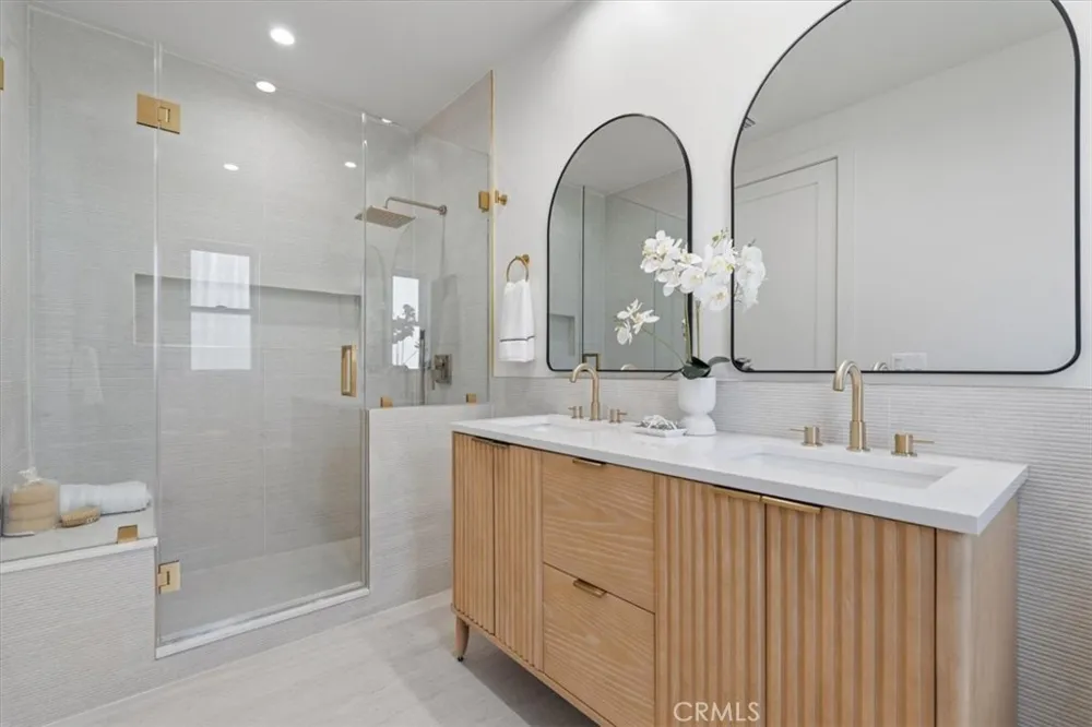 21811 San Jose Street Chatsworth, CA 91311