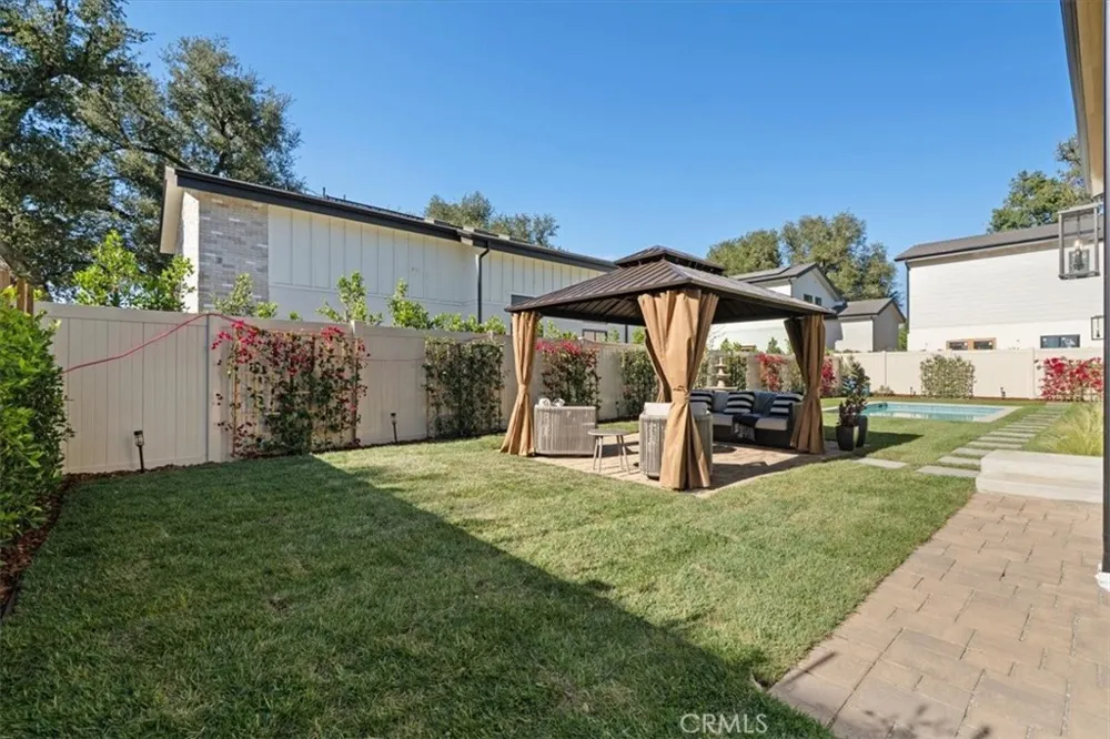 21811 San Jose Street Chatsworth, CA 91311
