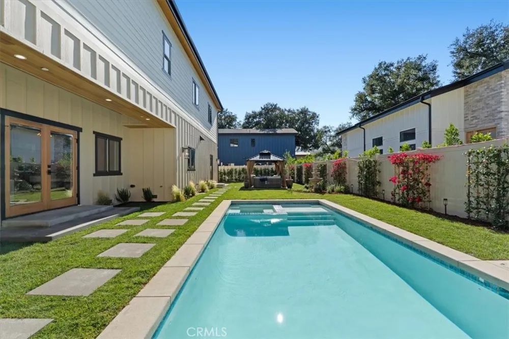 21811 San Jose Street Chatsworth, CA 91311