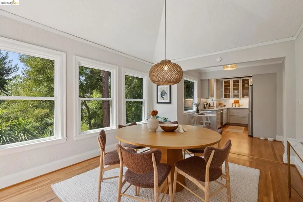 318 Arlington Ave. Kensington, CA 94707